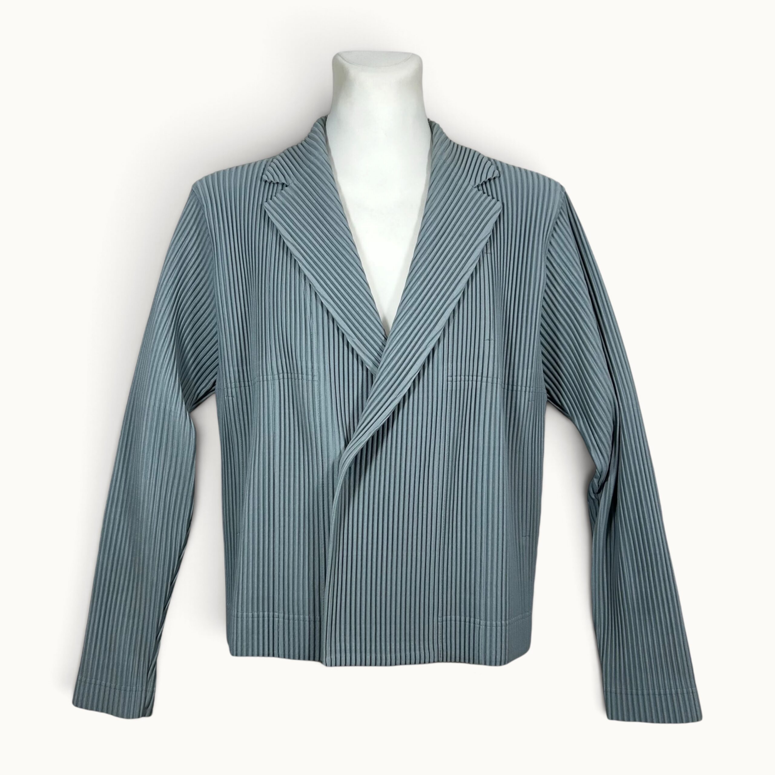 Issey Miyake | 4